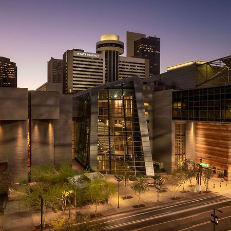 Hyatt Regency Phoenix Downtown - No Destination Fees Bagian luar foto