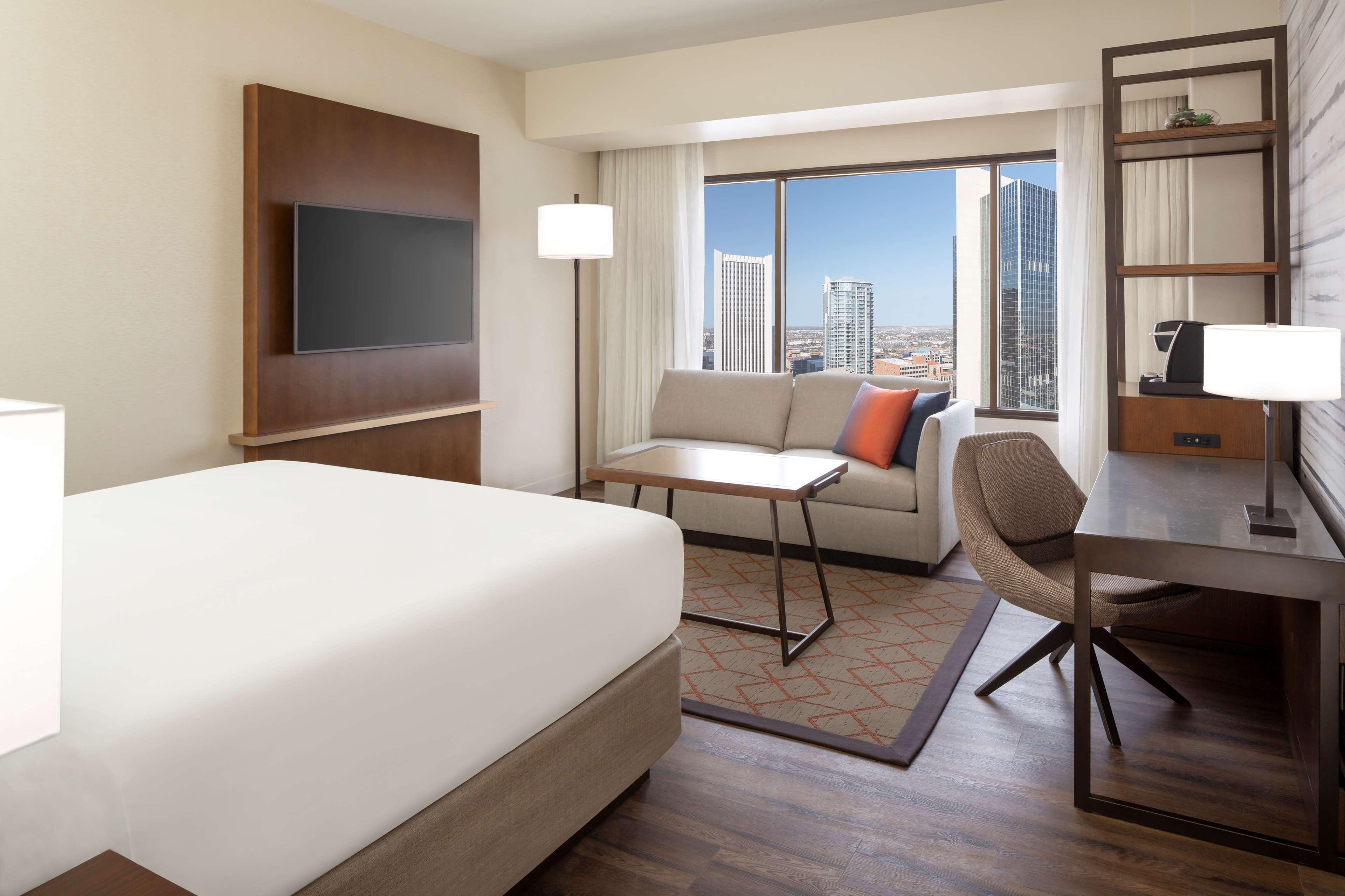 Hyatt Regency Phoenix Downtown - No Destination Fees Bagian luar foto