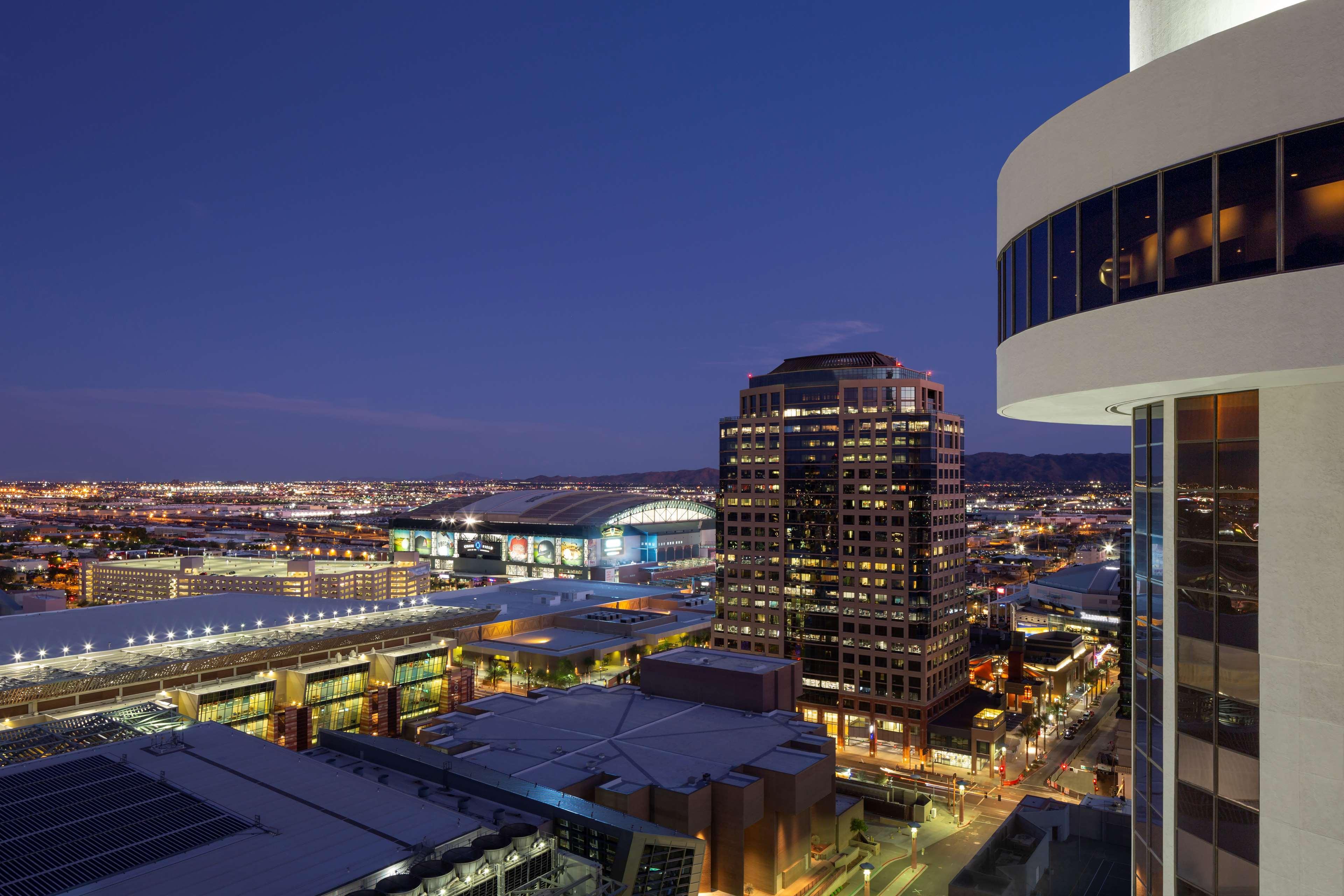 Hyatt Regency Phoenix Downtown - No Destination Fees Bagian luar foto