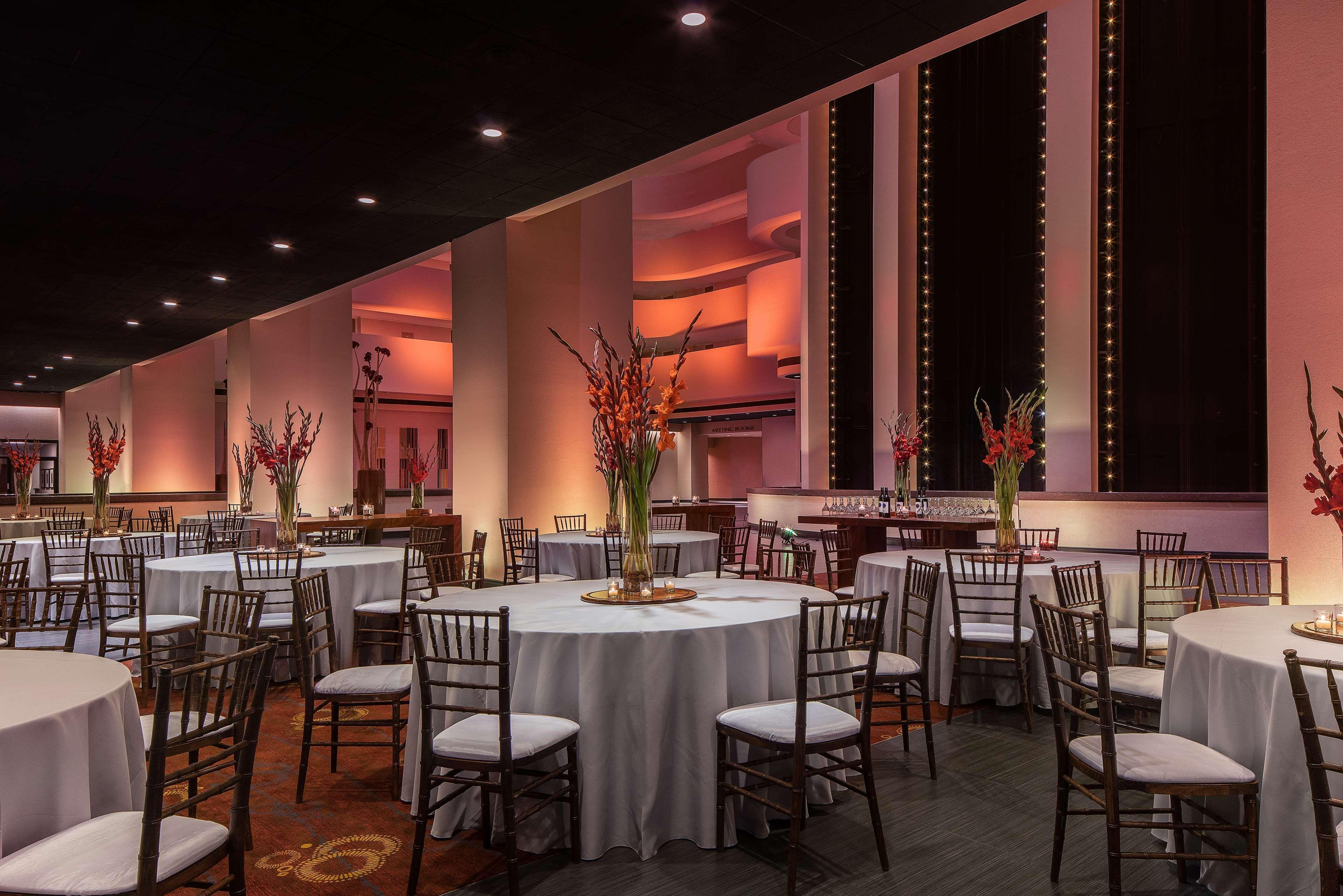 Hyatt Regency Phoenix Downtown - No Destination Fees Bagian luar foto
