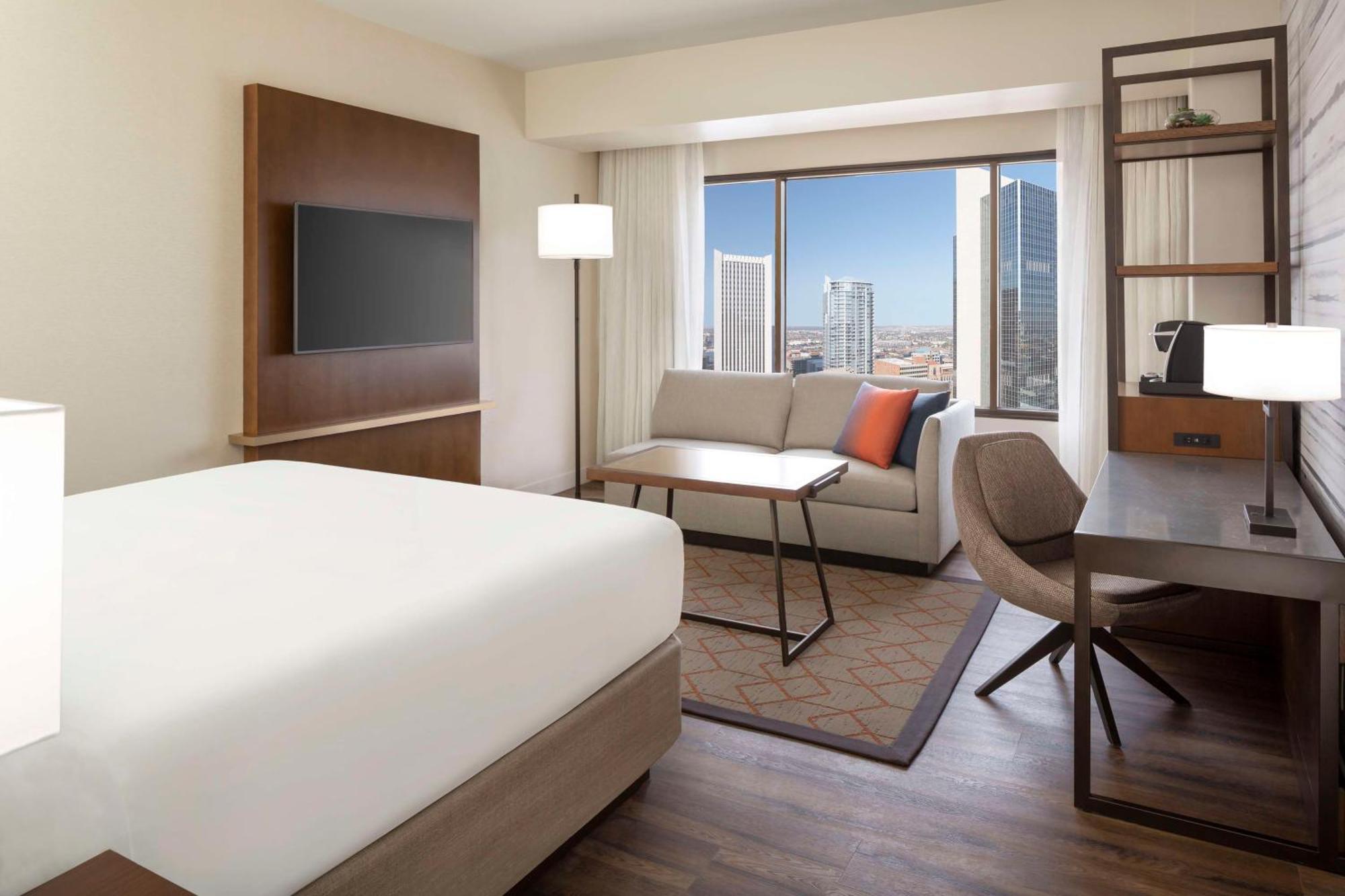 Hyatt Regency Phoenix Downtown - No Destination Fees Bagian luar foto