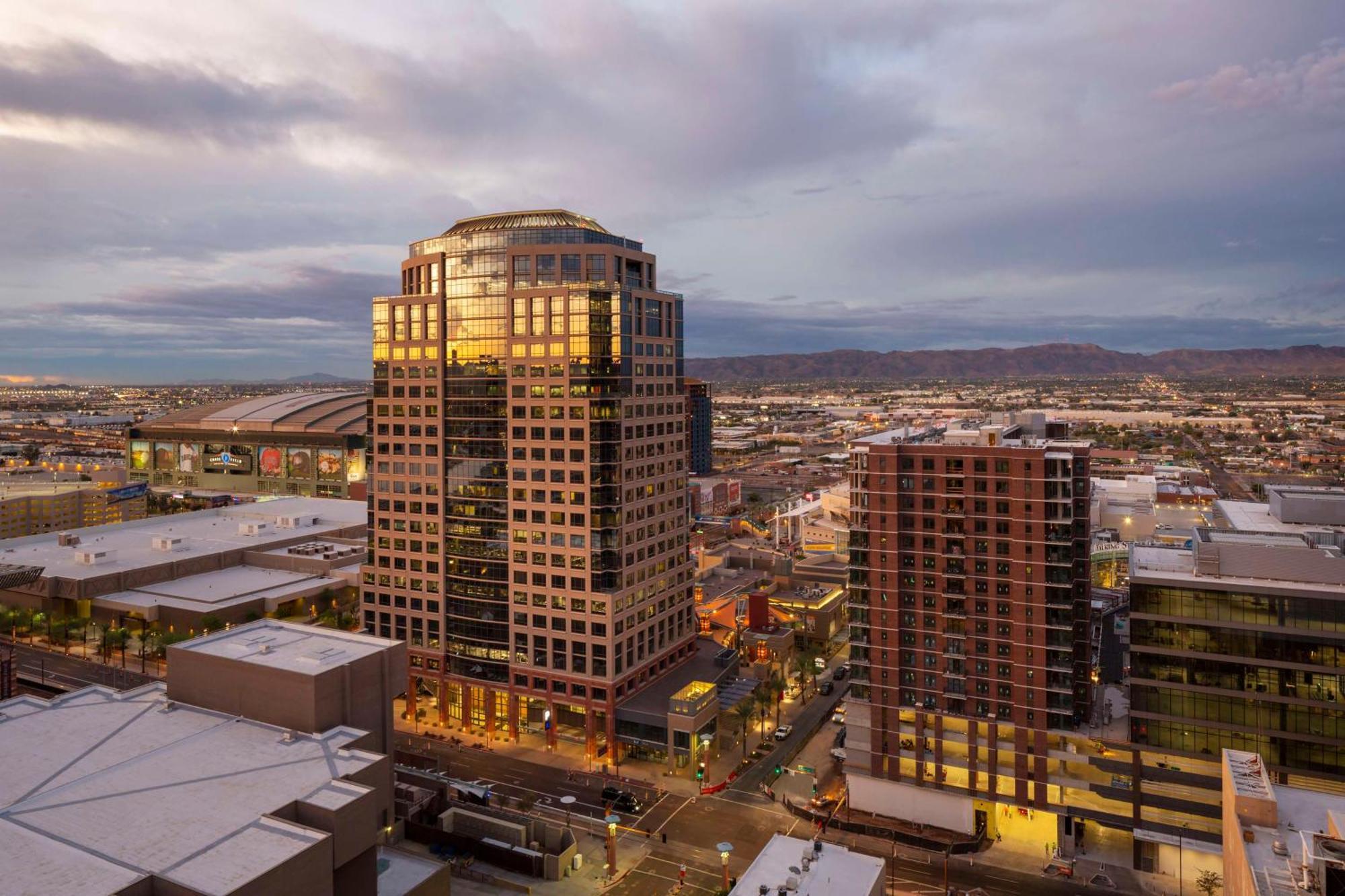 Hyatt Regency Phoenix Downtown - No Destination Fees Bagian luar foto