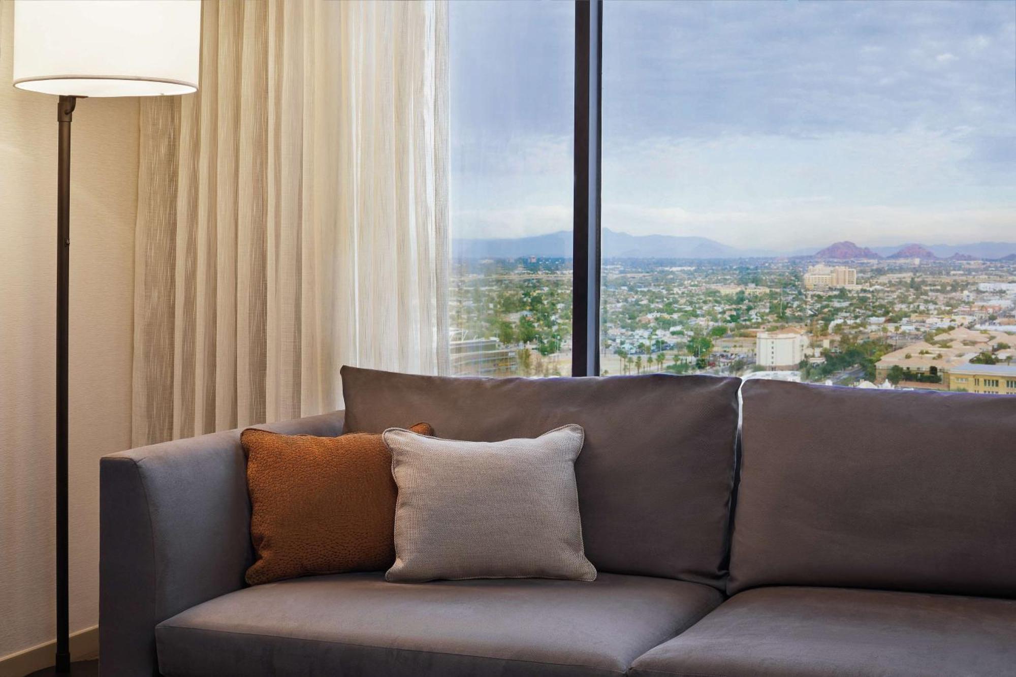Hyatt Regency Phoenix Downtown - No Destination Fees Bagian luar foto