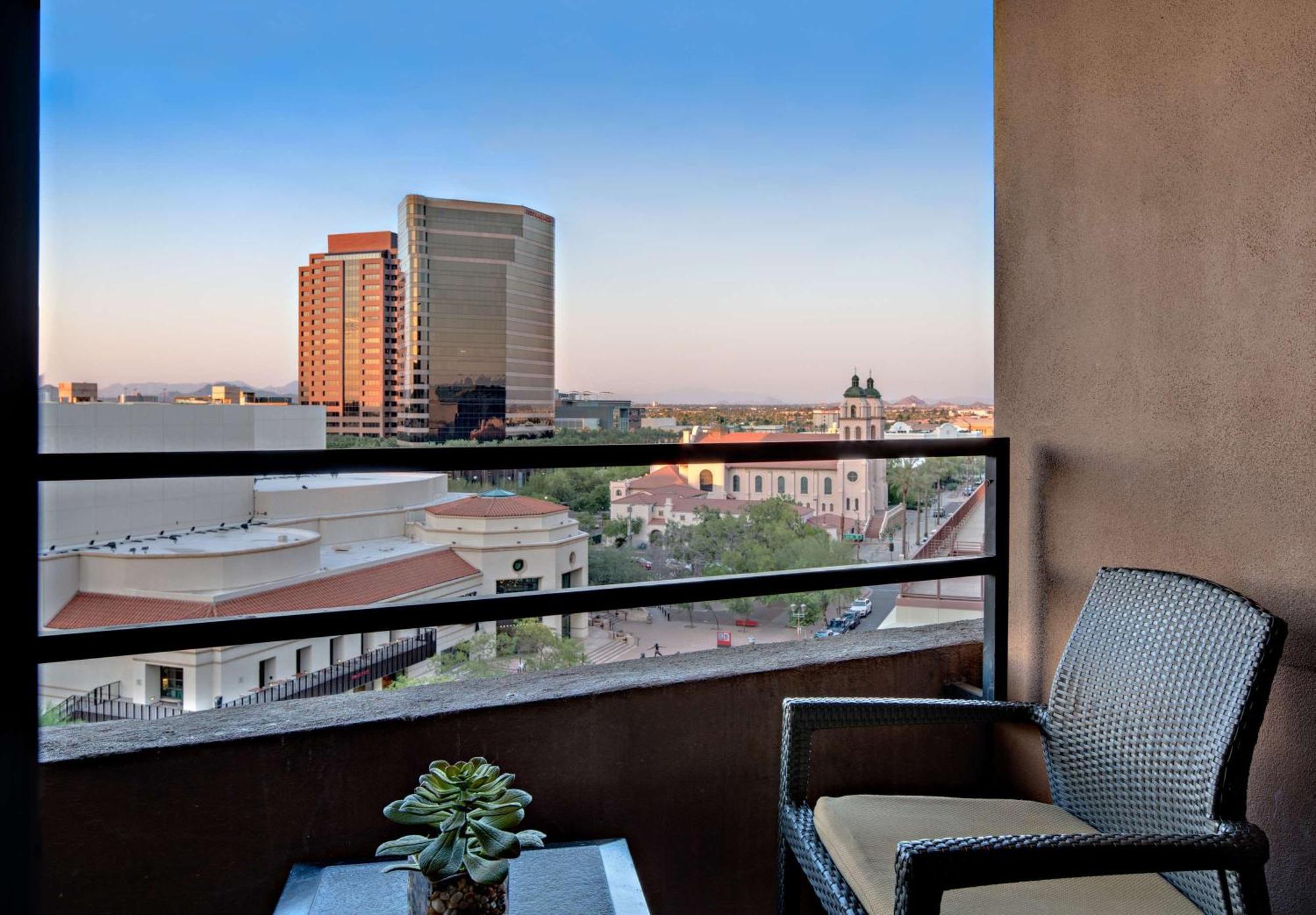 Hyatt Regency Phoenix Downtown - No Destination Fees Bagian luar foto